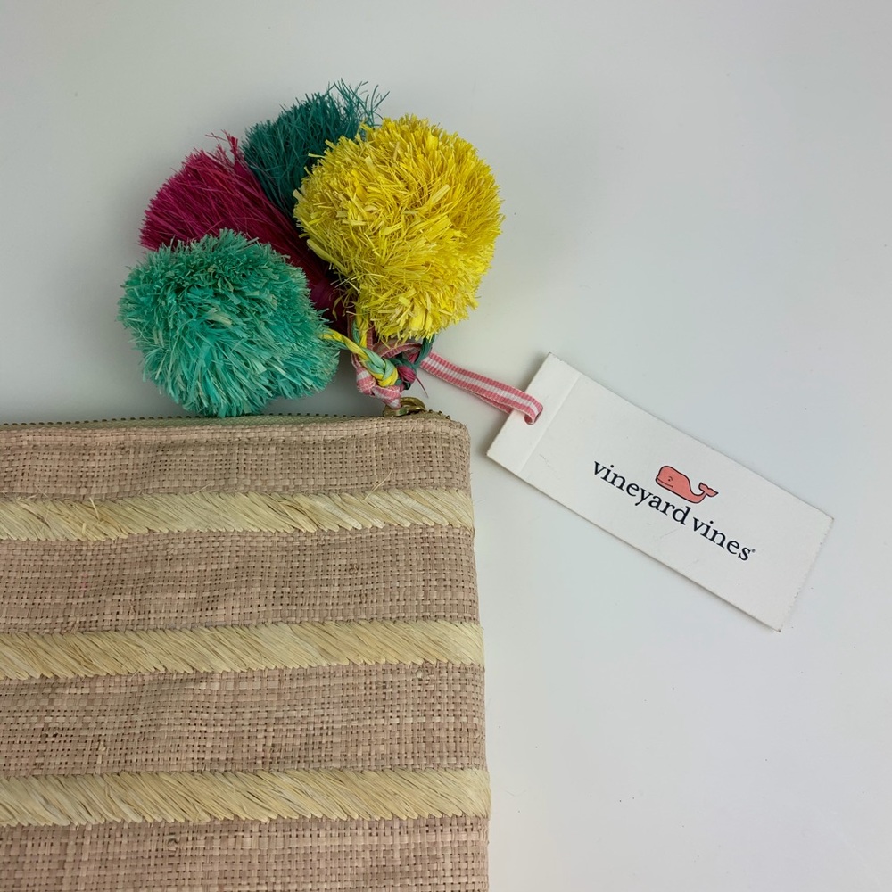 Vineyard Vines Woven Straw Clutch Pom Pom NWT Tan - Picture 3 of 8